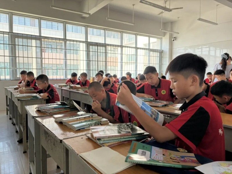 登封武术学校真的能管住孩子玩手机吗?手机如何统一管理