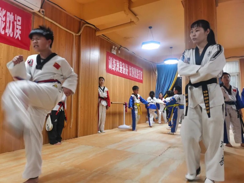 女孩适合学武术吗?少林武校练武女孩有多优秀